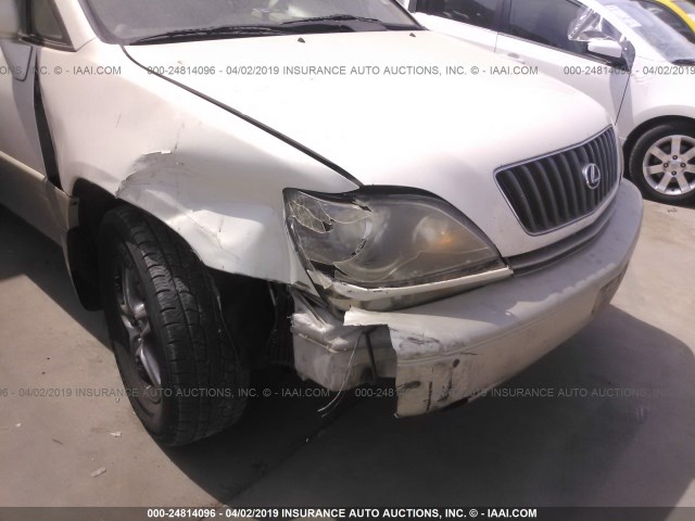 JT6GF10U0Y0047635 - 2000 LEXUS RX 300 WHITE photo 6