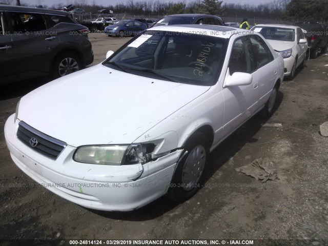4T1BF22K61U969096 - 2001 TOYOTA CAMRY LE/XLE Ақ фото 2