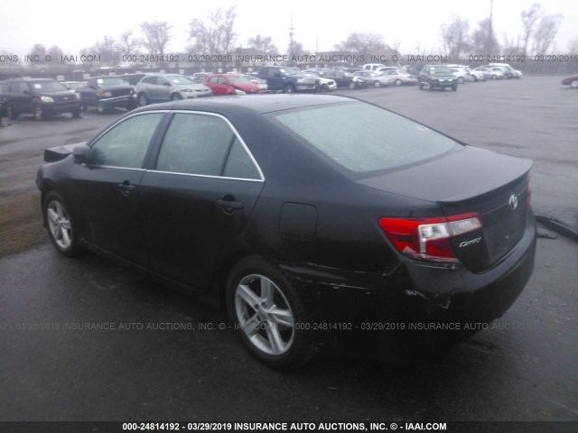 4T1BF1FK3DU265334 - 2013 TOYOTA CAMRY L/SE/LE/XLE 黑色 照片 3