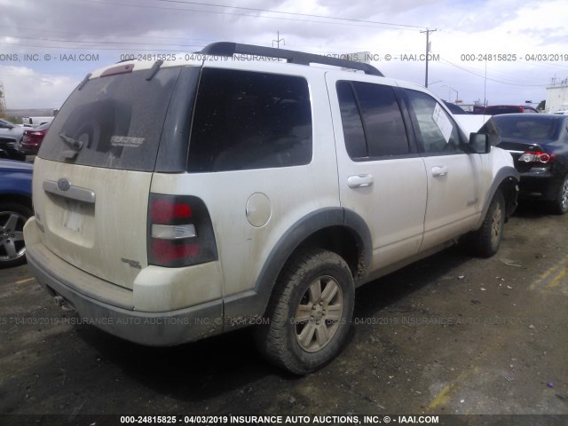 1FMEU73E97UA88443 - 2007 FORD EXPLORER XLT WHITE photo 4