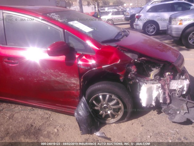 JTDZN3EU6D3247274 - 2013 TOYOTA PRIUS V RED photo 6