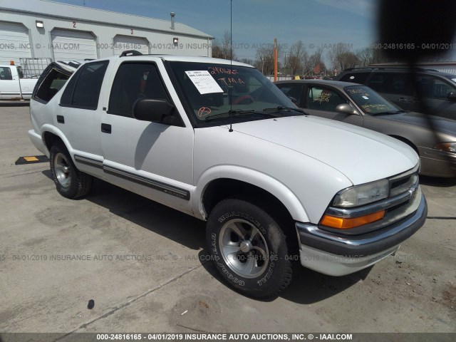 1GNCS13W312156544 - 2001 CHEVROLET BLAZER WHITE photo 1