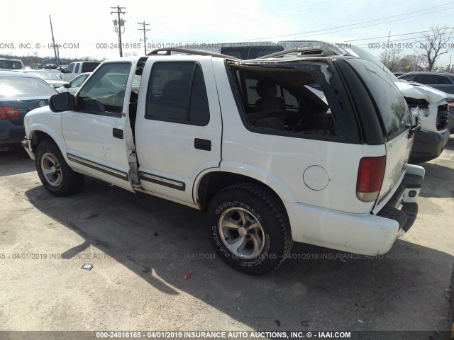 1GNCS13W312156544 - 2001 CHEVROLET BLAZER WHITE photo 3