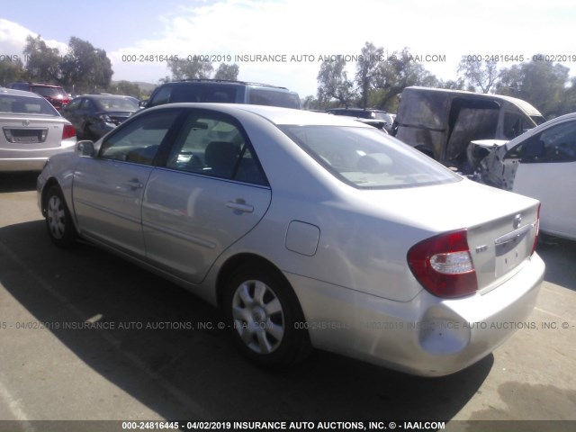 4T1BE32K13U126757 - 2003 TOYOTA CAMRY LE/XLE/SE SILVER photo 3