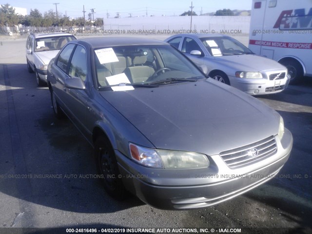 JT2BF22K4X0175579 - 1999 TOYOTA CAMRY LE/XLE Champagne photo 1