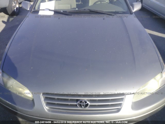 JT2BF22K4X0175579 - 1999 TOYOTA CAMRY LE/XLE Champagne photo 6