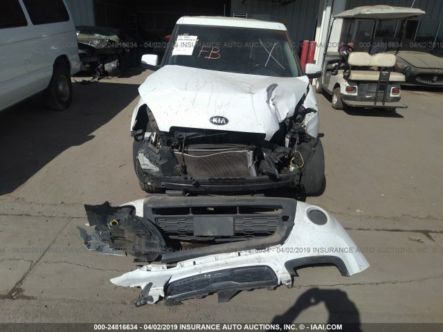 KNDJT2A68D7512953 - 2013 KIA SOUL +/!/SPORT WHITE photo 6