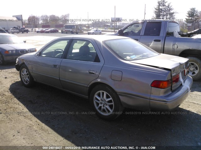 4T1BF28K71U115189 - 2001 TOYOTA CAMRY LE/XLE 灰色 照片 3