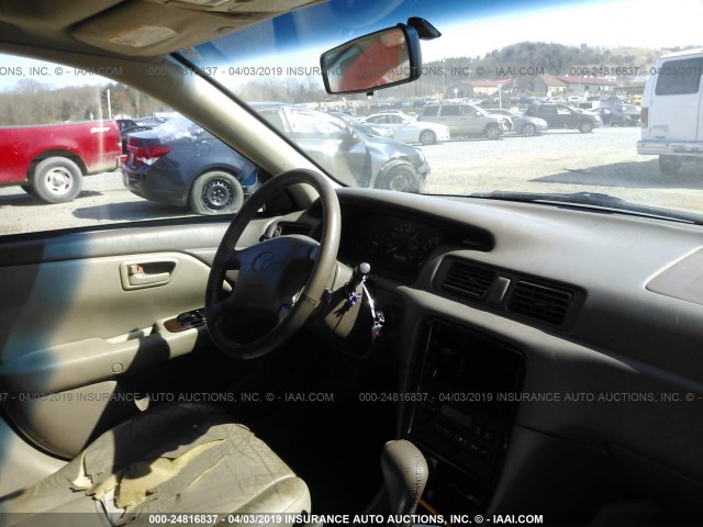 4T1BF28K71U115189 - 2001 TOYOTA CAMRY LE/XLE 灰色 照片 5