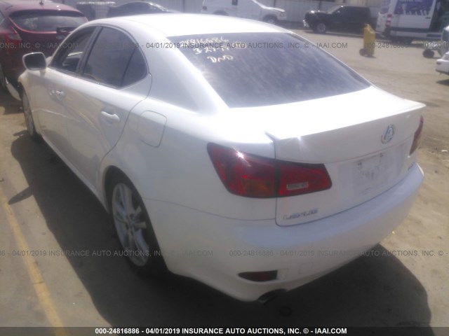 JTHBK262265000650 - 2006 LEXUS IS 250 WHITE photo 3