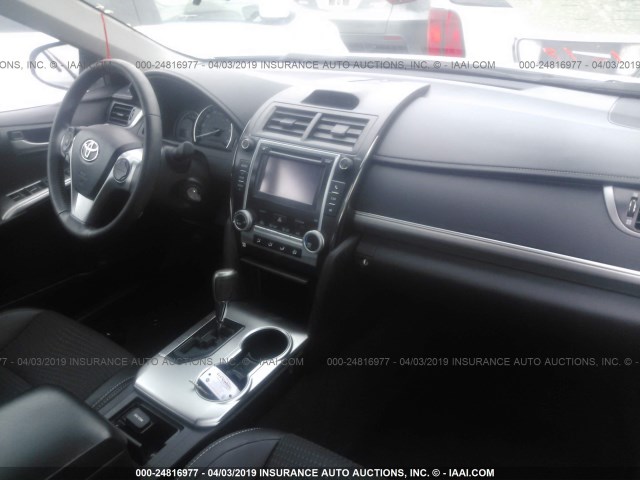 4T1BF1FK1DU278065 - 2013 TOYOTA CAMRY L/SE/LE/XLE 白色 照片 5