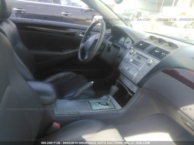 4T1CA30P04U023300 - 2004 TOYOTA CAMRY SOLARA SE/SLE BLUE photo 5