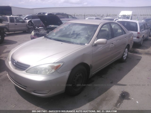 JTDBE32K920037240 - 2002 TOYOTA CAMRY LE/XLE/SE TAN photo 2