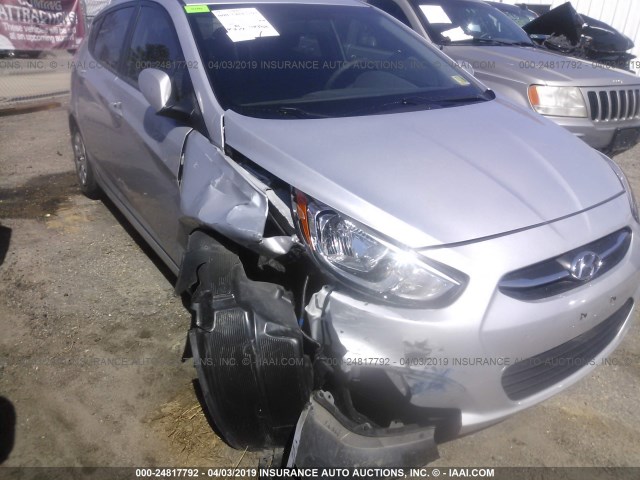 KMHCT5AE2GU287125 - 2016 HYUNDAI ACCENT SE SILVER photo 6