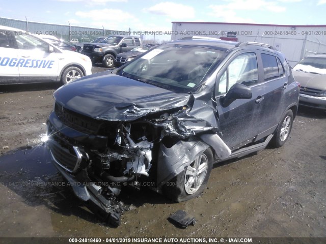 3GNCJPSB9JL154932 - 2018 CHEVROLET TRAX 1LT GRAY photo 2