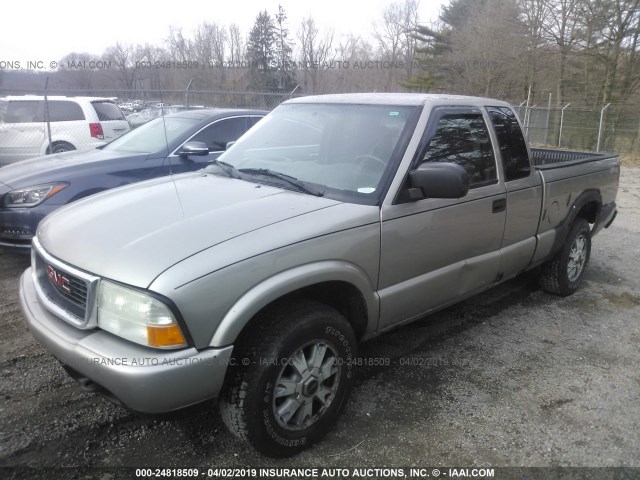 1GTDT19X438257117 - 2003 GMC SONOMA GOLD photo 2