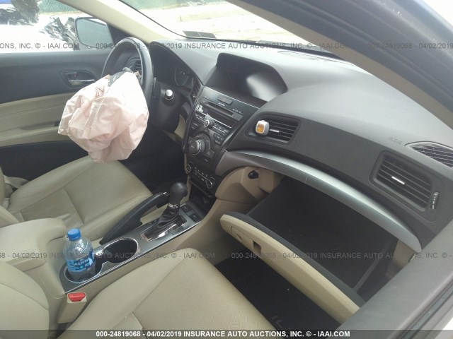 19VDE1F79DE000310 - 2013 ACURA ILX 20 TECH BLACK photo 5