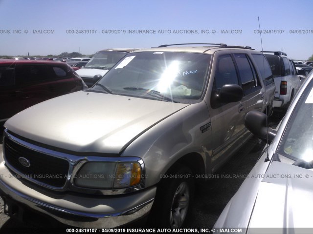 1FMRU1567YLA86895 - 2000 FORD EXPEDITION XLT GOLD photo 2