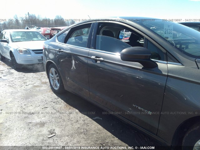 3FA6P0LU1JR132339 - 2018 FORD FUSION SE HYBRID GRAY photo 6