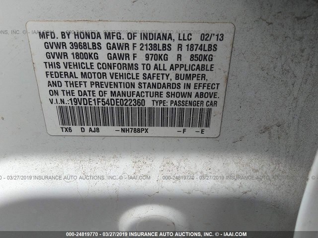 19VDE1F54DE022360 - 2013 ACURA ILX WHITE photo 9