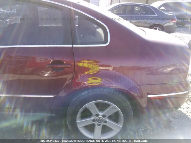 WVWRH63B04P141888 - 2004 VOLKSWAGEN PASSAT GLX 勃艮第红 照片 6