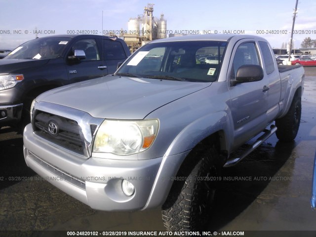 5TETU62N56Z174538 - 2006 TOYOTA TACOMA PRERUNNER ACCESS CAB SILVER photo 2