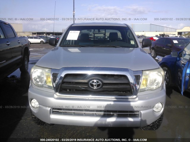 5TETU62N56Z174538 - 2006 TOYOTA TACOMA PRERUNNER ACCESS CAB SILVER photo 6