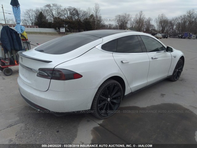 5YJSA1CN1DFP06338 - 2013 TESLA MODEL S WHITE photo 4