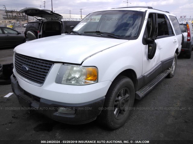 1FMPU15L44LB77727 - 2004 FORD EXPEDITION XLT WHITE photo 2