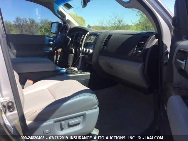 5TDYY5G13AS023102 - 2010 TOYOTA SEQUOIA SILVER photo 5