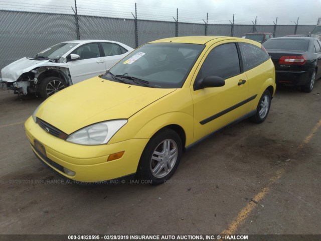 3FAFP3138YR257103 - 2000 FORD FOCUS ZX3 YELLOW photo 2