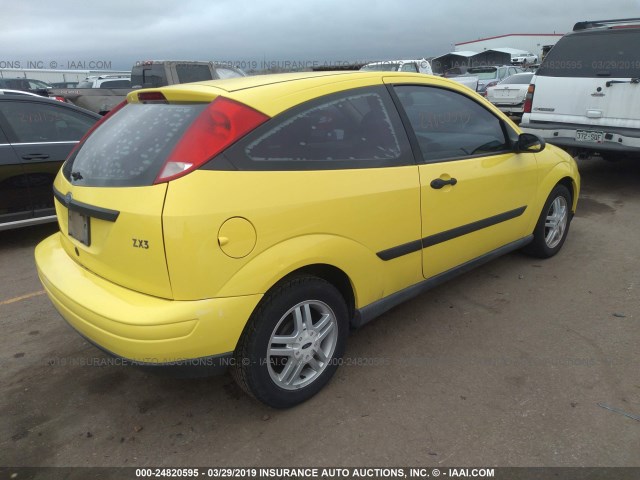 3FAFP3138YR257103 - 2000 FORD FOCUS ZX3 YELLOW photo 4