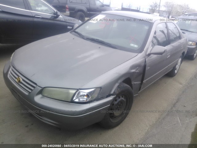 4T1BF22K6VU038748 - 1997 TOYOTA CAMRY CE/LE/XLE BEIGE photo 2