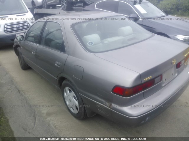 4T1BF22K6VU038748 - 1997 TOYOTA CAMRY CE/LE/XLE BEIGE photo 3