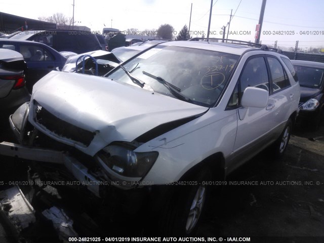 JT6HF10U5Y0135827 - 2000 LEXUS RX 300 WHITE photo 2