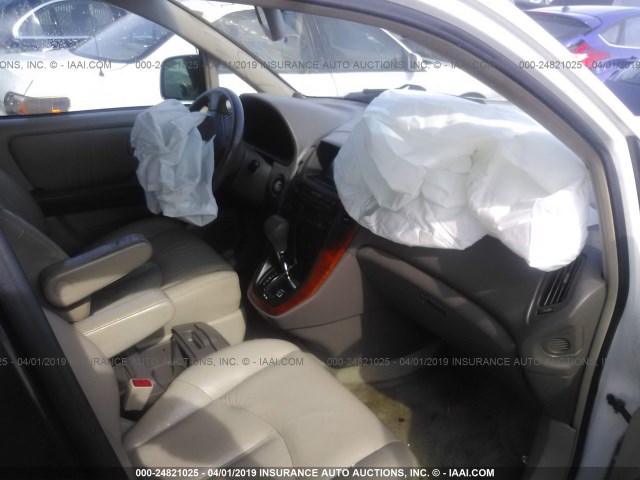 JT6HF10U5Y0135827 - 2000 LEXUS RX 300 WHITE photo 5