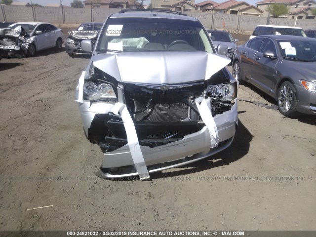 2A8HR54P58R666925 - 2008 CHRYSLER TOWN & COUNTRY TOURING SILVER photo 6