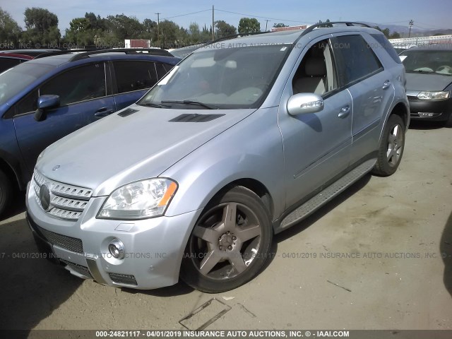 4JGBB72E48A350236 - 2008 MERCEDES-BENZ ML 550 SILVER photo 2