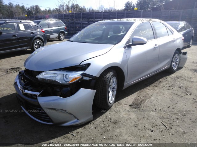 4T4BF1FK3GR539464 - 2016 TOYOTA CAMRY LE/XLE/SE/XSE 银色 照片 2