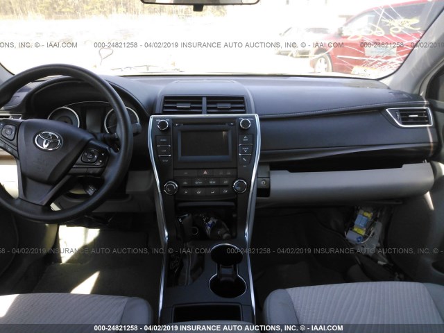 4T4BF1FK3GR539464 - 2016 TOYOTA CAMRY LE/XLE/SE/XSE 银色 照片 5