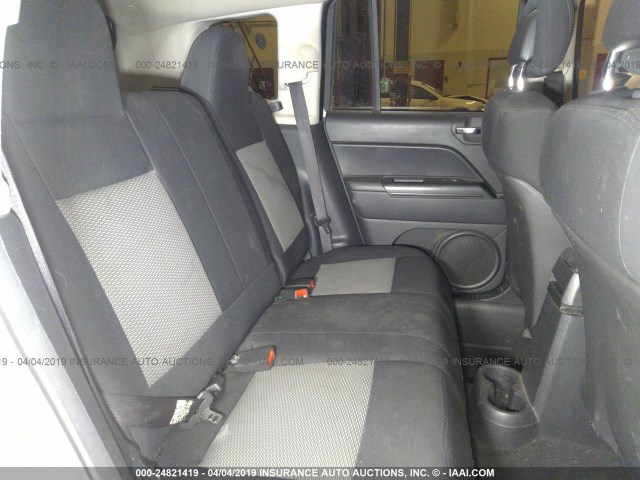 1J4NT4FB7AD578758 - 2010 JEEP COMPASS SPORT WHITE photo 8