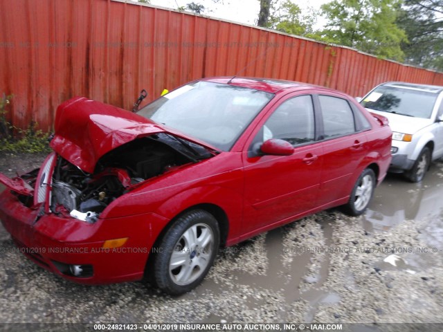 1FAHP38Z95W115970 - 2005 FORD FOCUS ZX4 ST RED photo 2