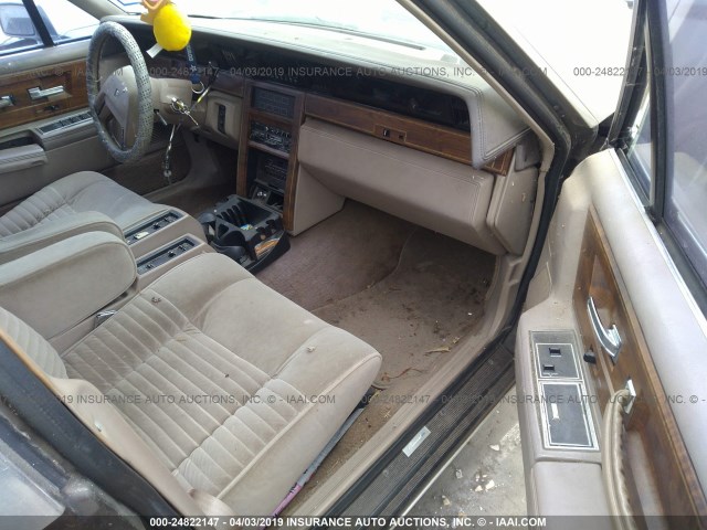 1LNBM97F3HY609524 - 1987 LINCOLN CONTINENTAL  GOLD photo 5