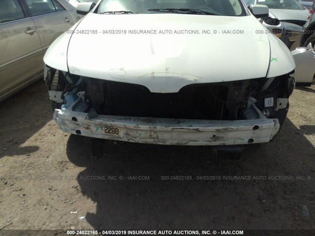 1LNHM93R59G615407 - 2009 LINCOLN MKS WHITE photo 6