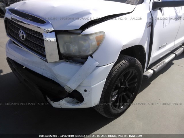 5TFDV58138X050875 - 2008 TOYOTA TUNDRA CREWMAX LIMITED WHITE photo 6