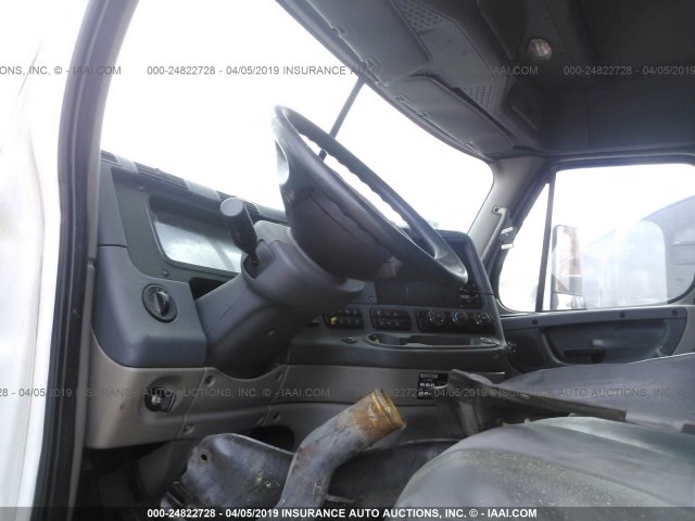 1FUJGLCK99LAL2077 - 2009 FREIGHTLINER CASCADIA 125  WHITE photo 5