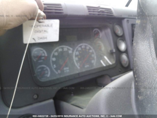 1FUJGLCK99LAL2077 - 2009 FREIGHTLINER CASCADIA 125  WHITE photo 6