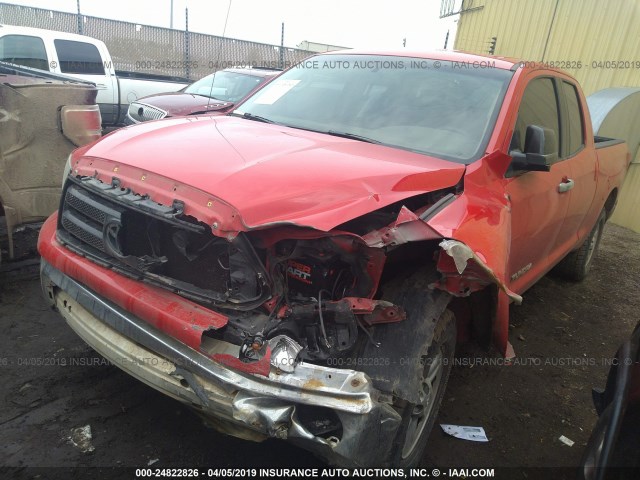 5TFUM5F11AX005896 - 2010 TOYOTA TUNDRA DOUBLE CAB SR5 RED photo 2