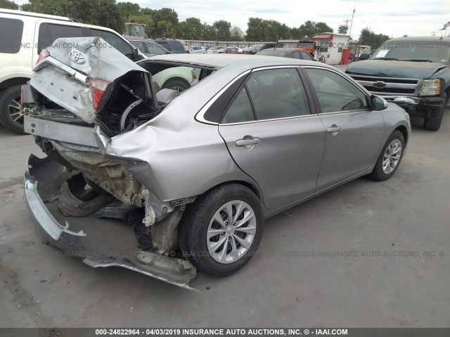4T4BF1FK6FR493353 - 2015 TOYOTA CAMRY LE/XLE/SE/XSE SILVER photo 4