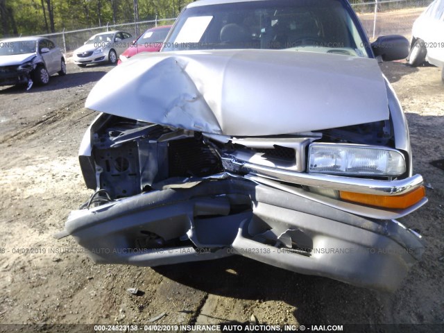 1GNCS13W212130727 - 2001 CHEVROLET BLAZER SILVER photo 6